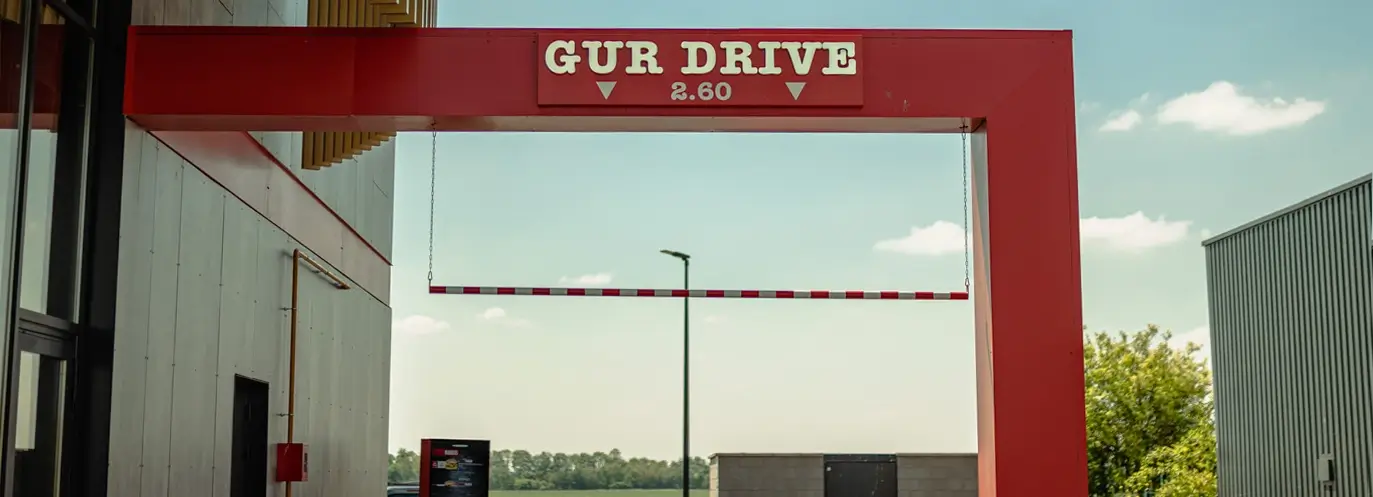 Voie drive du restaurant GUR Kebab Douai Sin-Le-Noble à Férin